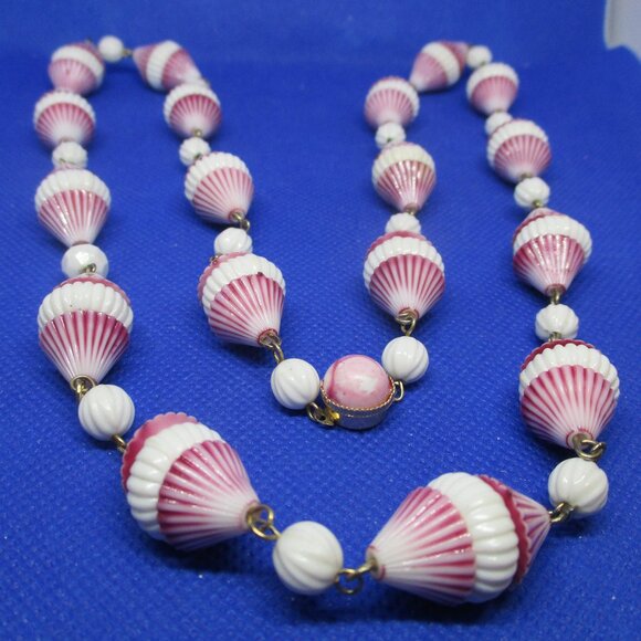 Made In Hong Kong beaded necklace single strand ribbed 3 Section Bead Lavender - Picture 7 of 10